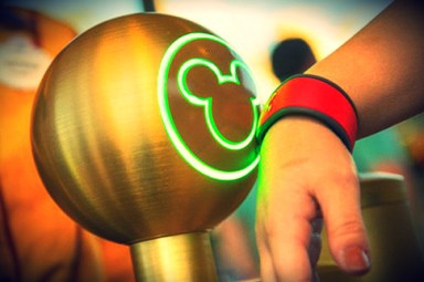 Photo Source – http://wdworldnews.files.wordpress.com/2013/01/disney-magic-band-elite-daily.jpg